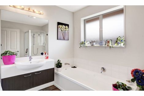 Photo of property in 4 Doncaster Place, Rangiora, 7400