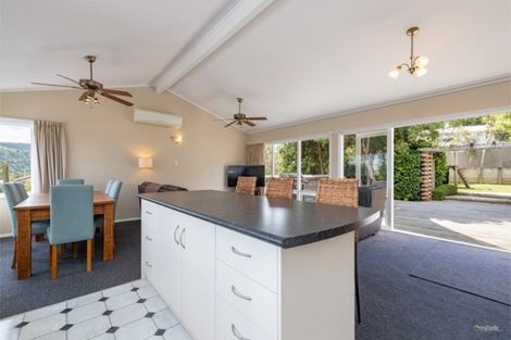 Photo of property in 19 Vista Crescent, Maoribank, Upper Hutt, 5018