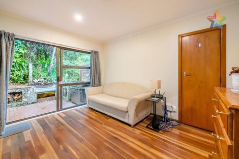 Photo of property in 30 Kiwi Crescent, Tawa, Wellington, 5028