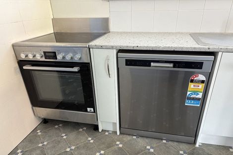 Photo of property in 2 Capella Place, Manurewa, Auckland, 2102