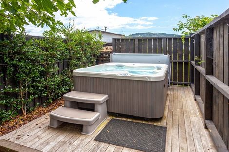Photo of property in 107 Riverview Road, Whangamata, 3620