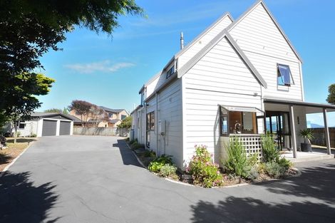 Photo of property in 13 Pine Ridge Terrace, Waikanae Beach, Waikanae, 5036