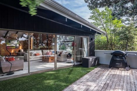 Photo of property in 9 Hona Street, Waikanae Beach, Waikanae, 5036