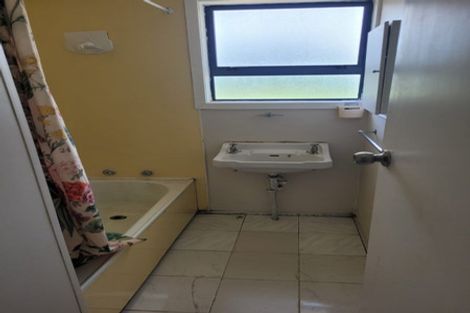 Photo of property in 43 Rathgar Road, Henderson, Auckland, 0610