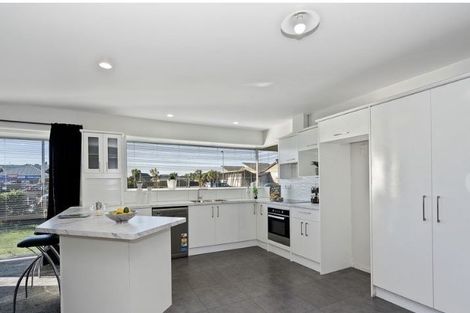 Photo of property in 51 Queenspark Drive, Parklands, Christchurch, 8083