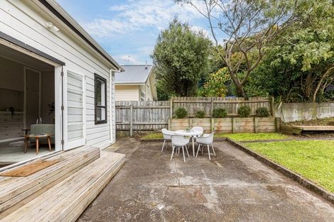 Photo of property in 50 Te Wharepouri Street, Berhampore, Wellington, 6023