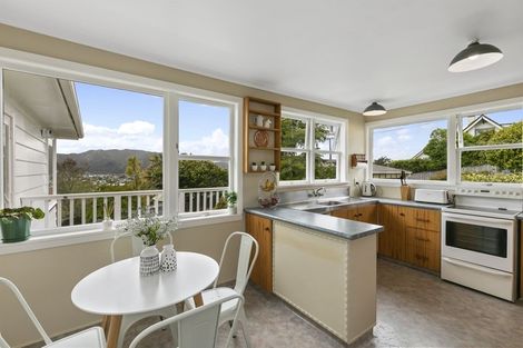 Photo of property in 7 Onehuka Road, Tirohanga, Lower Hutt, 5010