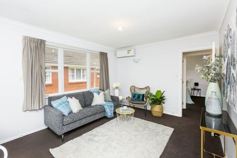 Photo of property in 2/29 Hillside Drive, Maoribank, Upper Hutt, 5018
