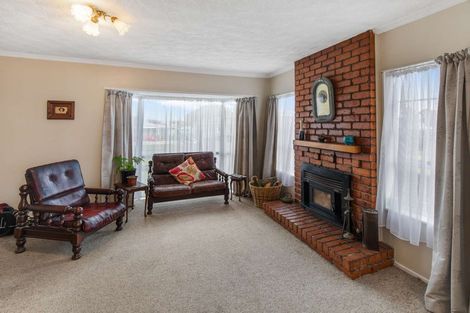 Photo of property in 28 Hood Street, Castlecliff, Whanganui, 4501