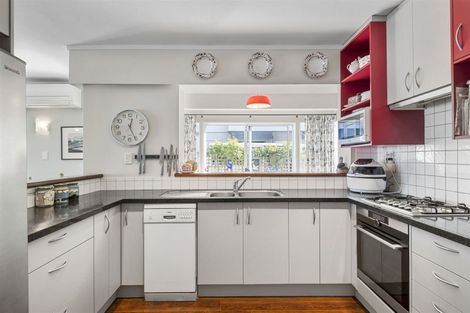 Photo of property in 2/21 Queens Parade, Devonport, Auckland, 0624