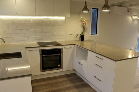 Photo of property in 2/75 Birkdale Road, Birkdale, Auckland, 0626