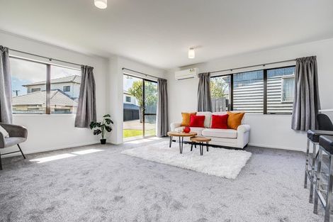 Photo of property in 2/12 Olive Crescent, Papatoetoe, Auckland, 2025