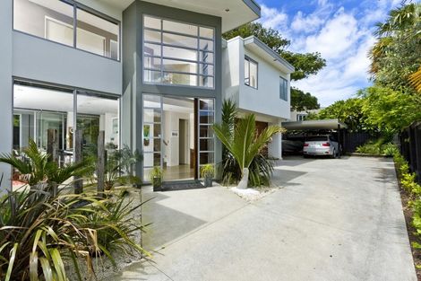 Photo of property in 33 Waiake Street, Torbay, Auckland, 0630