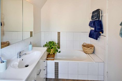 Photo of property in 7/354 Muritai Road, Eastbourne, Lower Hutt, 5013