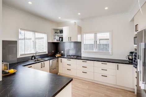 Photo of property in 25 Georges Drive, Napier South, Napier, 4110
