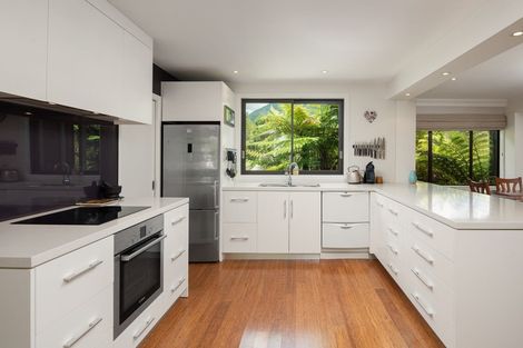 Photo of property in 135 Queen Charlotte Drive, Havelock, Picton, 7281