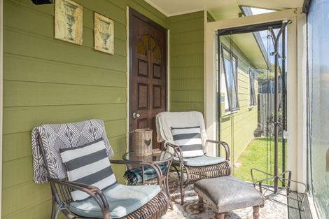 Photo of property in 88 Queens Road, Waikanae Beach, Waikanae, 5036