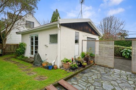 Photo of property in 35 Pehi Kupa Street, Waikanae, 5036