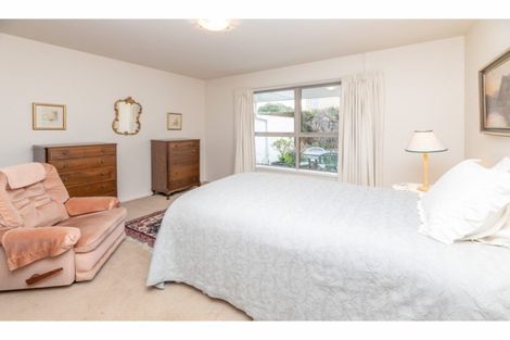 Photo of property in 2/2a Chilcombe Street, Ilam, Christchurch, 8041