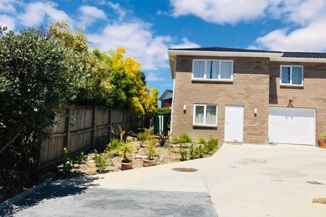 Photo of property in 9 Humphrey Kemp Avenue, Henderson, Auckland, 0612