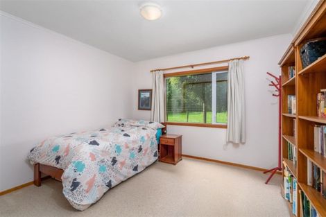 Photo of property in 164 Motu Road, Kumeu, 0891