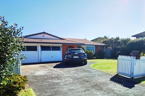 Photo of property in 139 Whitford Road, Somerville, Auckland, 2014