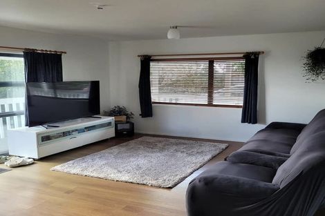 Photo of property in 1/100 Birkdale Road, Birkdale, Auckland, 0626