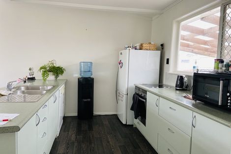 Photo of property in 16 Kirby Street, Glendene, Auckland, 0602