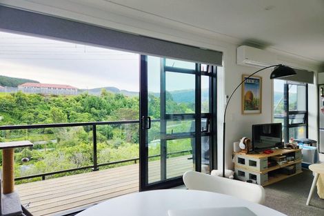 Photo of property in 6 Ara Patukawenga, Tawa, Wellington, 5028