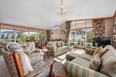 Photo of property in 31 Dowling Grove, Silverstream, Upper Hutt, 5019