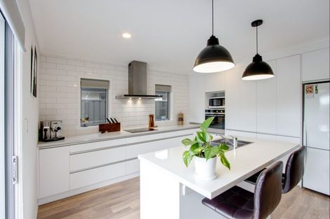 Photo of property in 4 Aparima Place, Awatoto, Napier, 4110