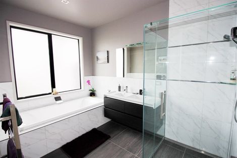 Photo of property in 8 Sara Way, Whitianga, 3510