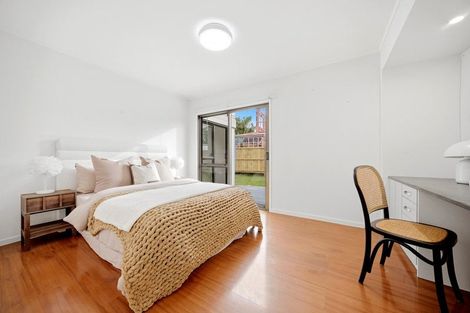 Photo of property in 2/327 Bucklands Beach Road, Bucklands Beach, Auckland, 2012