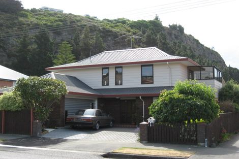 Photo of property in 20 Taupata Street, Redcliffs, Christchurch, 8081