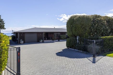 Photo of property in 12 Mahuta Road, Waitahanui, Taupo, 3378