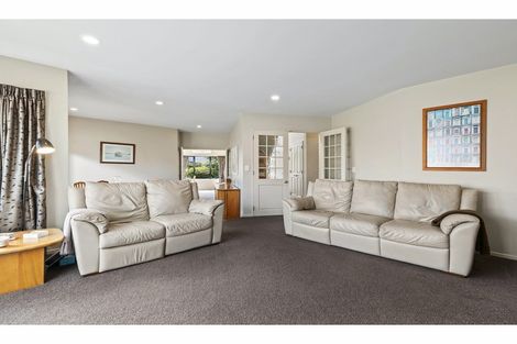Photo of property in 127a Browns Bay Road, Browns Bay, Auckland, 0630