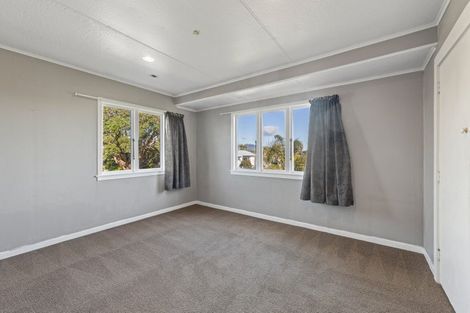 Photo of property in 15 York Crescent, Westown, New Plymouth, 4310