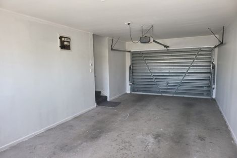 Photo of property in 2/21 College Road, Northcote, Auckland, 0627