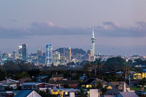 Photo of property in 18a Marama Street, Castor Bay, Auckland, 0620