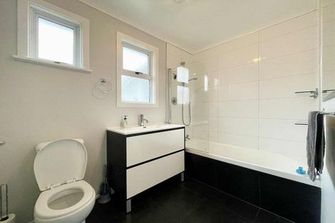 Photo of property in 12 Karaka Street, Merrilands, New Plymouth, 4312
