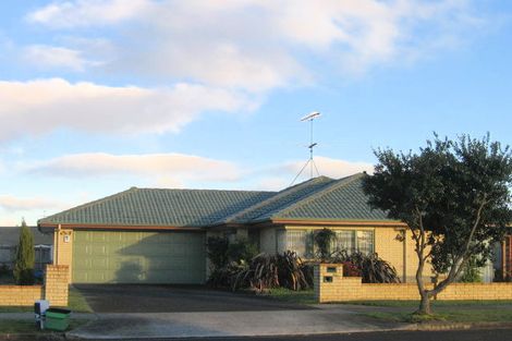 Photo of property in 96 Burswood Drive, Burswood, Auckland, 2013