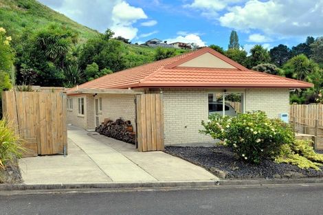 Photo of property in 28 Bateleur Close, Welcome Bay, Tauranga, 3112