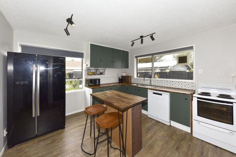 Photo of property in 2/50 Valecrest Avenue, Parklands, Christchurch, 8083