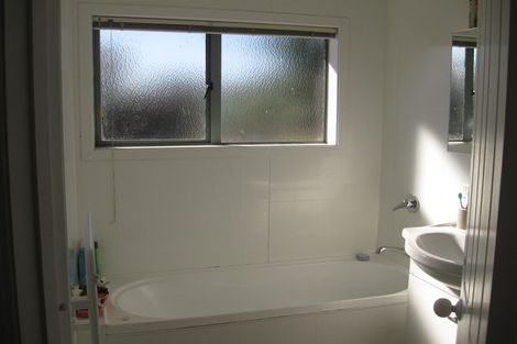 Photo of property in 8a Bowen Street, Cambridge, 3434