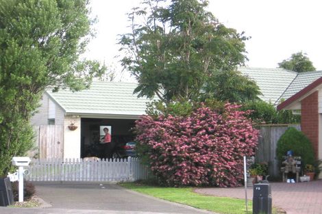 Photo of property in 33 Maurice Borich Place, Henderson, Auckland, 0610