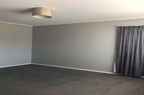 Photo of property in 5 Kerry Place, Papakura, 2110
