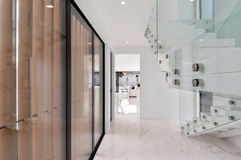 Photo of property in 74 Merivale Lane, Merivale, Christchurch, 8014