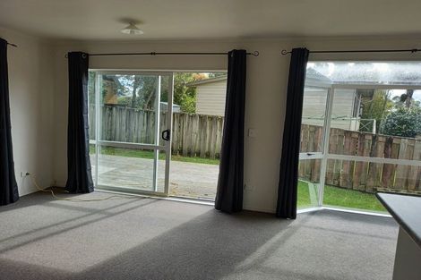 Photo of property in 32 Eyre Street, Henderson, Auckland, 0612
