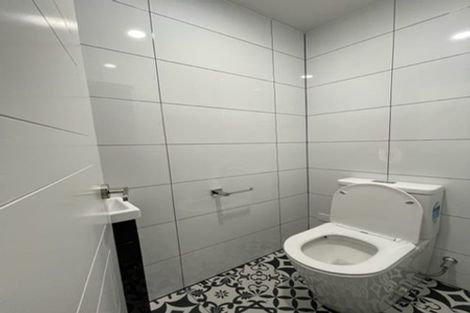 Photo of property in 128b Hutchinsons Road, Bucklands Beach, Auckland, 2014