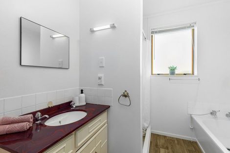 Photo of property in 1/21 Roband Crescent, Brown Owl, Upper Hutt, 5018
